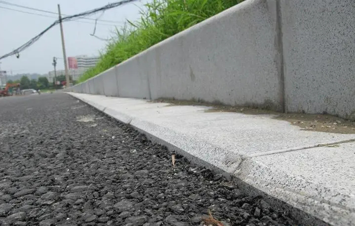 造成路边石破损的缘故原由有哪些???????